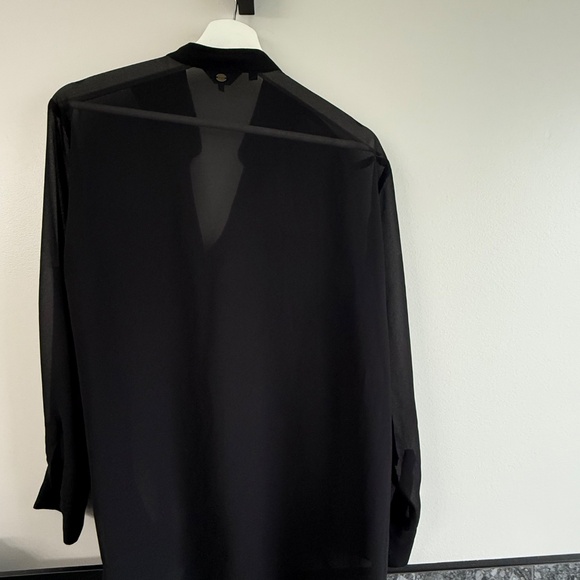 Black blouse - Picture 2 of 3